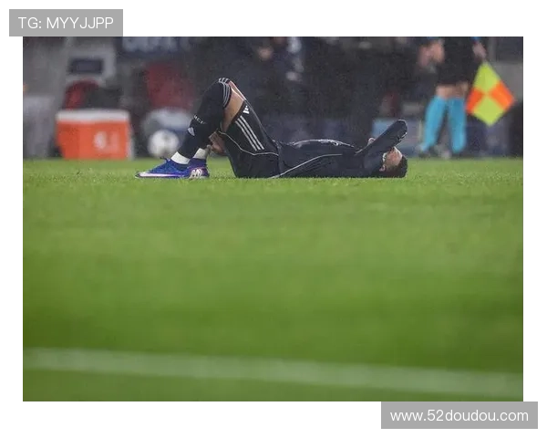 姆巴佩怒批对手不配踢欧冠赛场